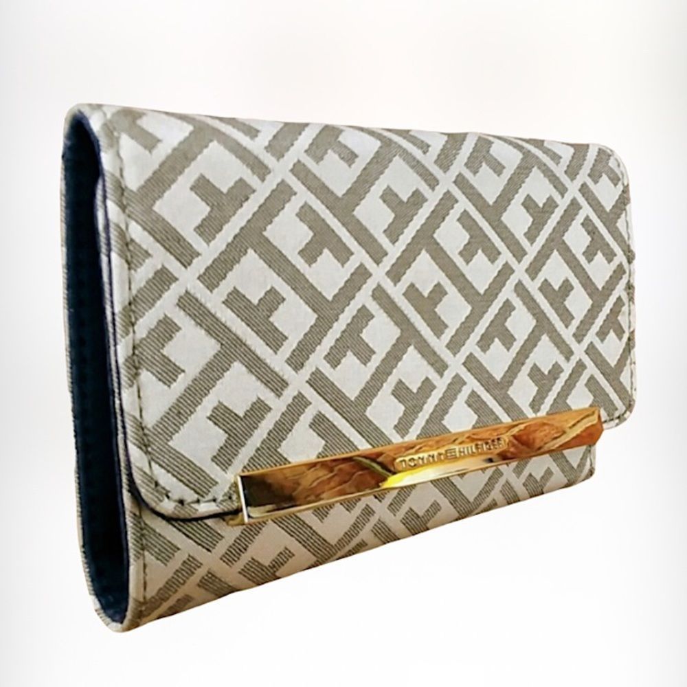 Tommy Hilfiger Beige Logo Wallet